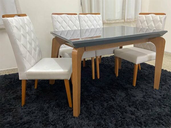 Conjunto de Sala de Jantar com Mesa e Quatro Cadeiras Marrons - Larshopping