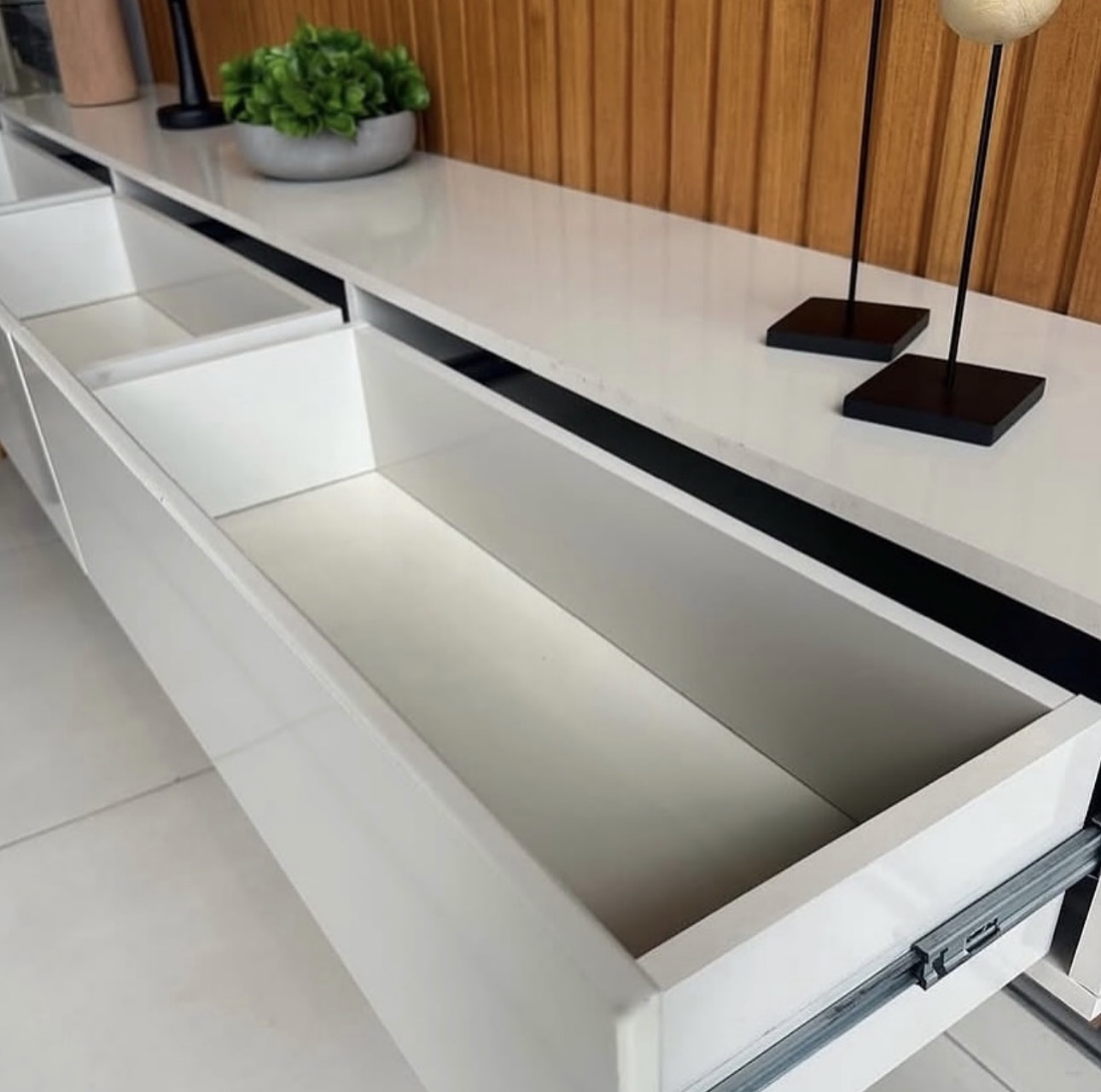 Home Nobre Ripado 230 com LED, Côr naturalle/Off White, da Gelius - Imagem 5