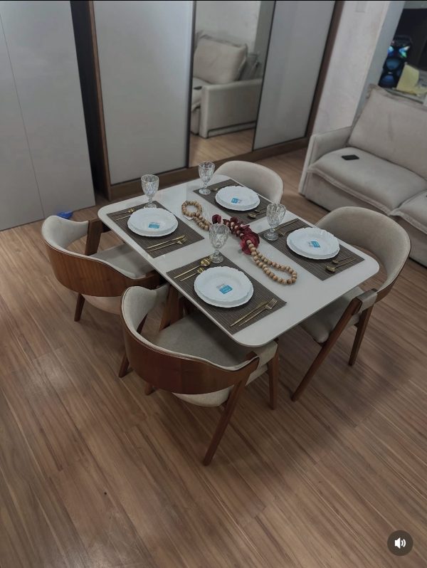 Alternative view of mesa Pedro de jantar 120x80 cadeiras Costa Rica em madeira maciça⬇️